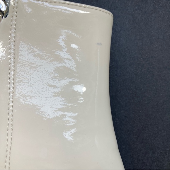 Coach Chalk Patent Leather Jewel Kitten Heel Ankle Bootie, Sz 7 - Picture 15 of 15